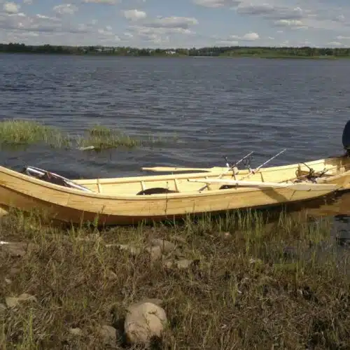 wooden boat on lake finished in Deks Olje D1 and D2 by Jukka Kylmala