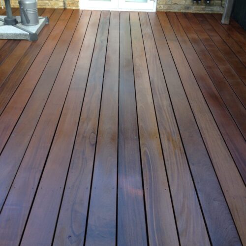 Garden deck protected with Deks Olje D1