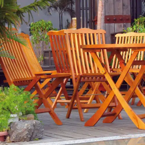 Teak Olje on garden furniture