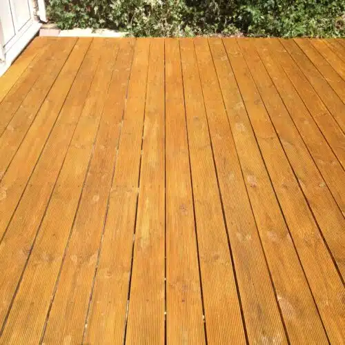 Reeded deck protected with Aquadecks