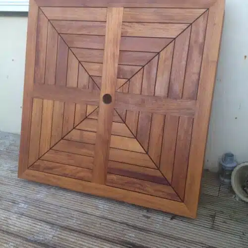 Teak garden table after Teak Olje applied