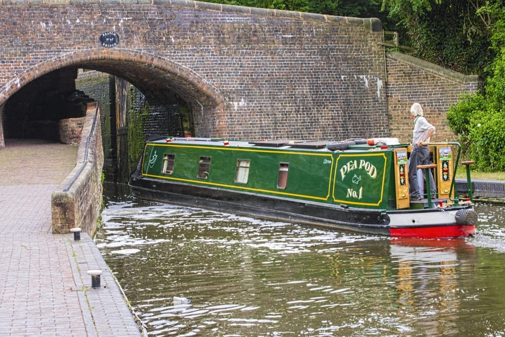 The complete guide to buying a narrowboat Owatrol Direct