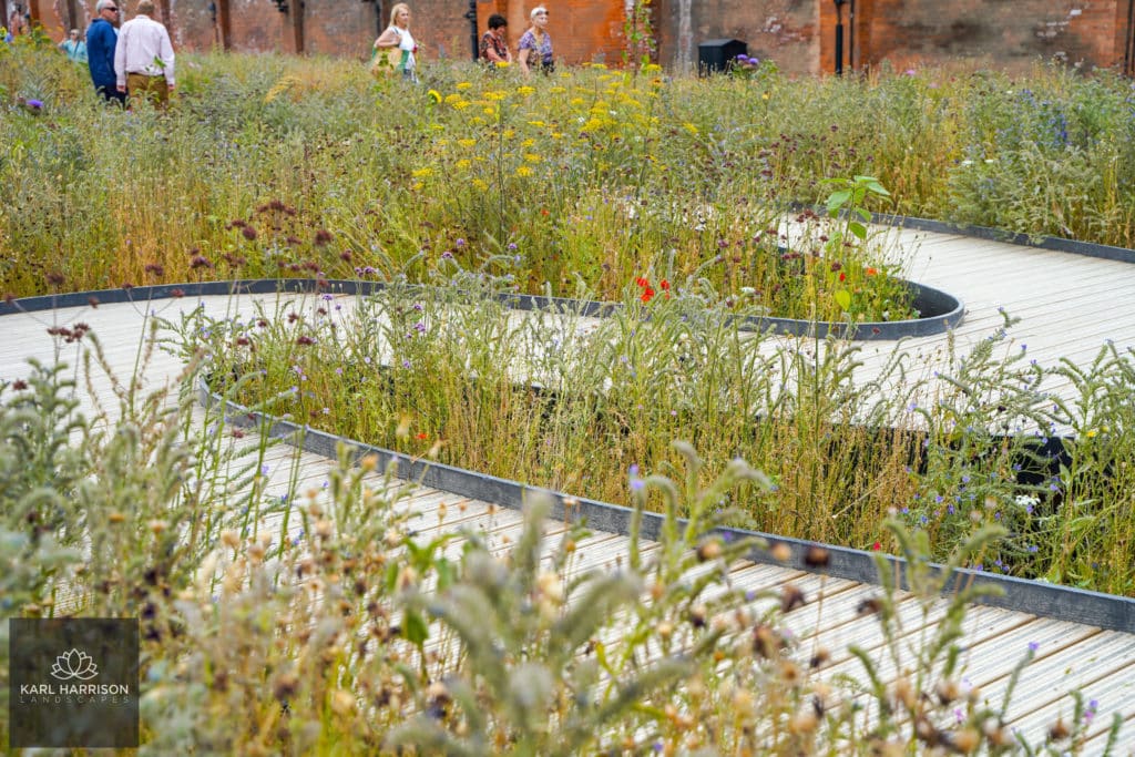 London Superbloom completed at The Tower of London. Image credit to Karl Harrison Landscapes.